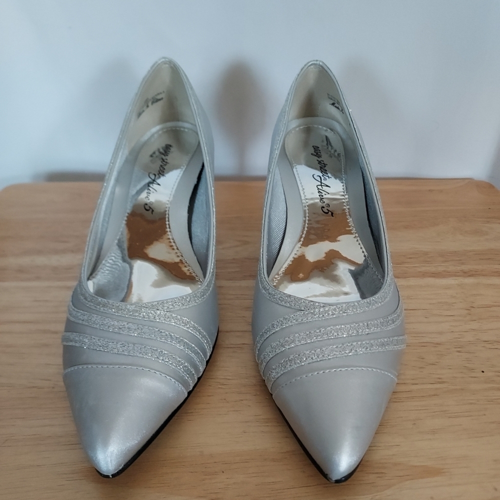 Womans heels - Picture 1 of 6